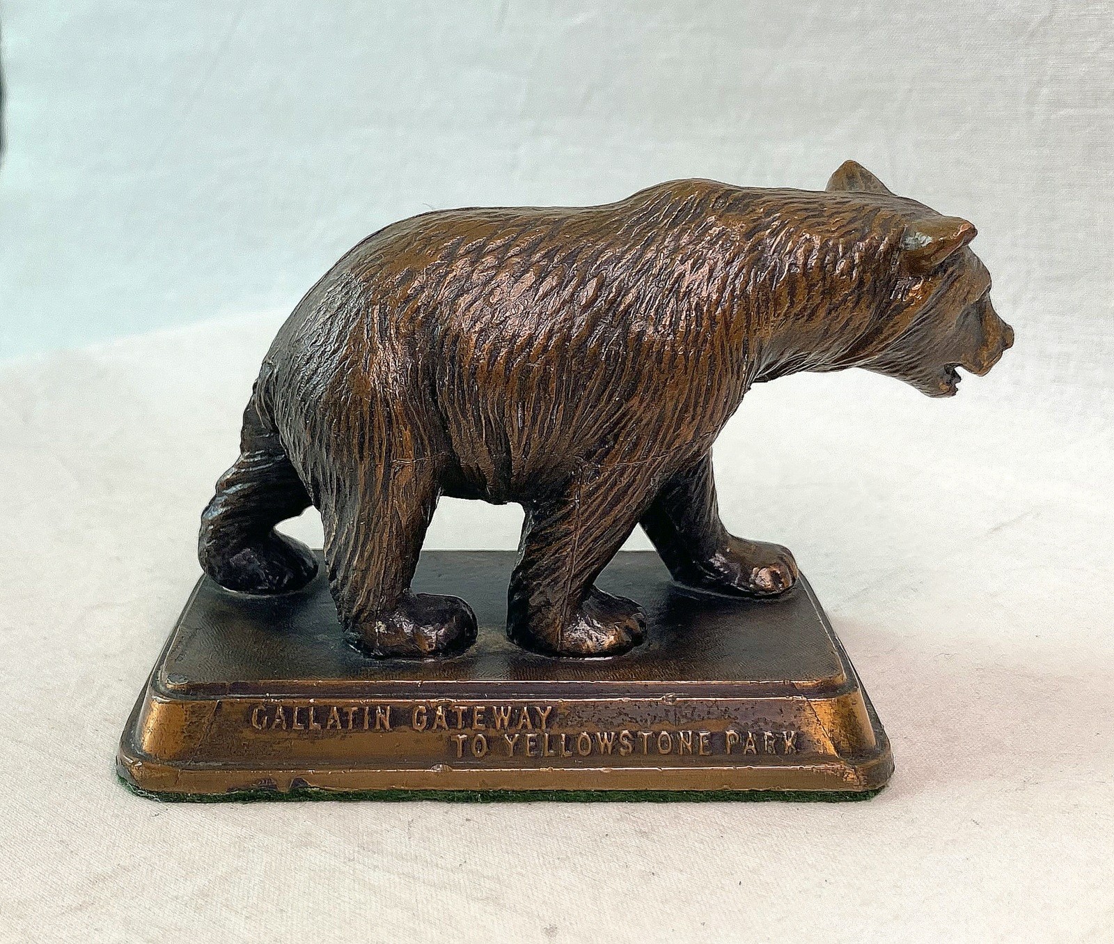 Antique YELLOWSTONE BEAR Fiqure Gallatin Gateway Railroad Souvenir Puget Sound