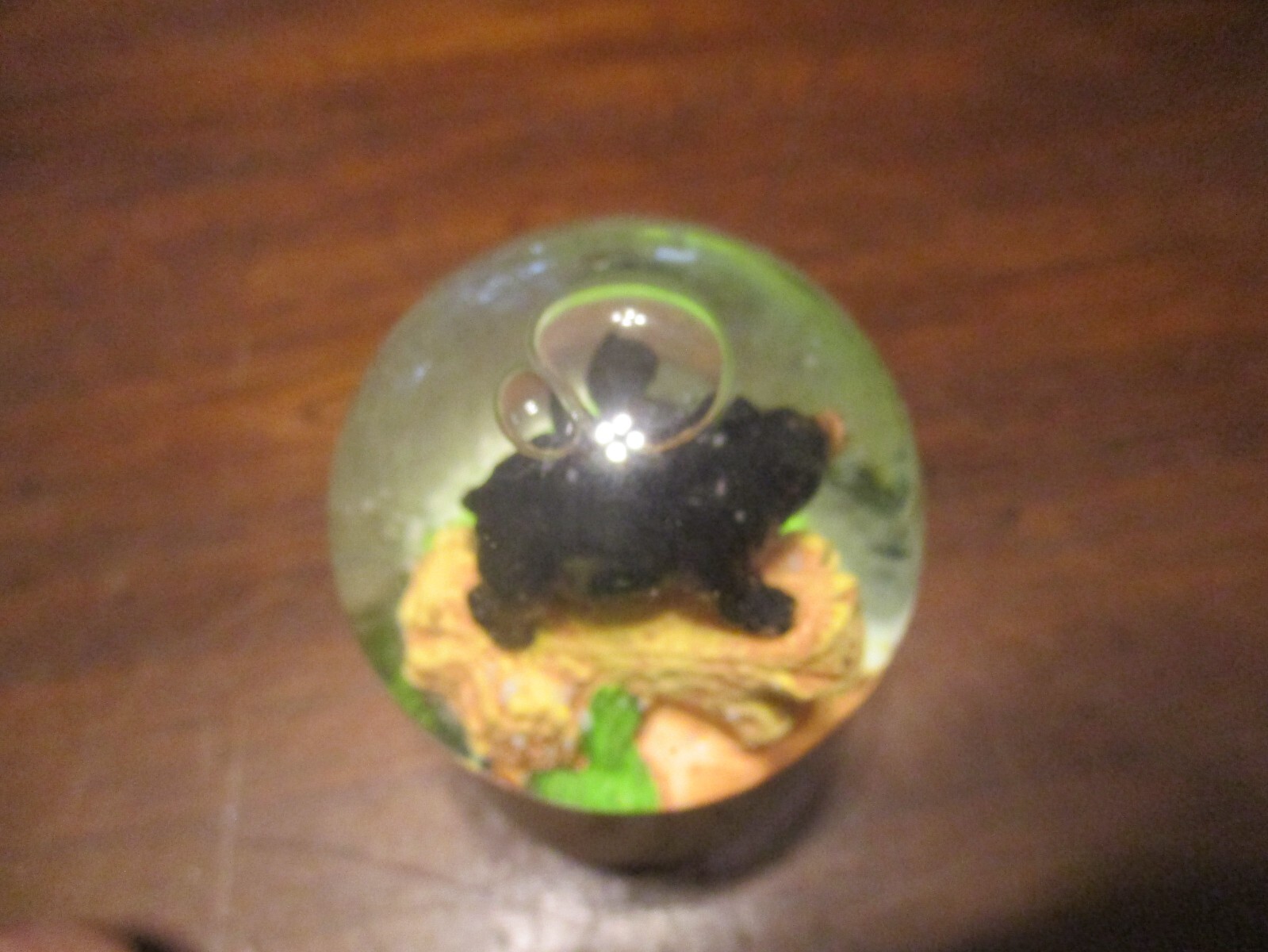 GREAT SMOKY MOUNTAINS BLACK BEAR SNOW DESK GLASS TOP PAPERWEIGHT