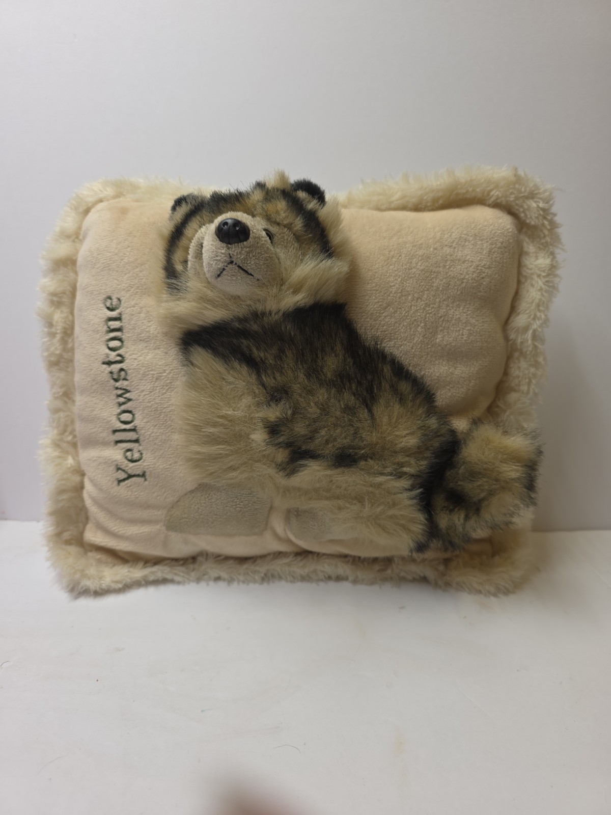 Yellowstone National Park Souvenir 3D Husky Wolf Dog Throw Pillow 13″ x 10″