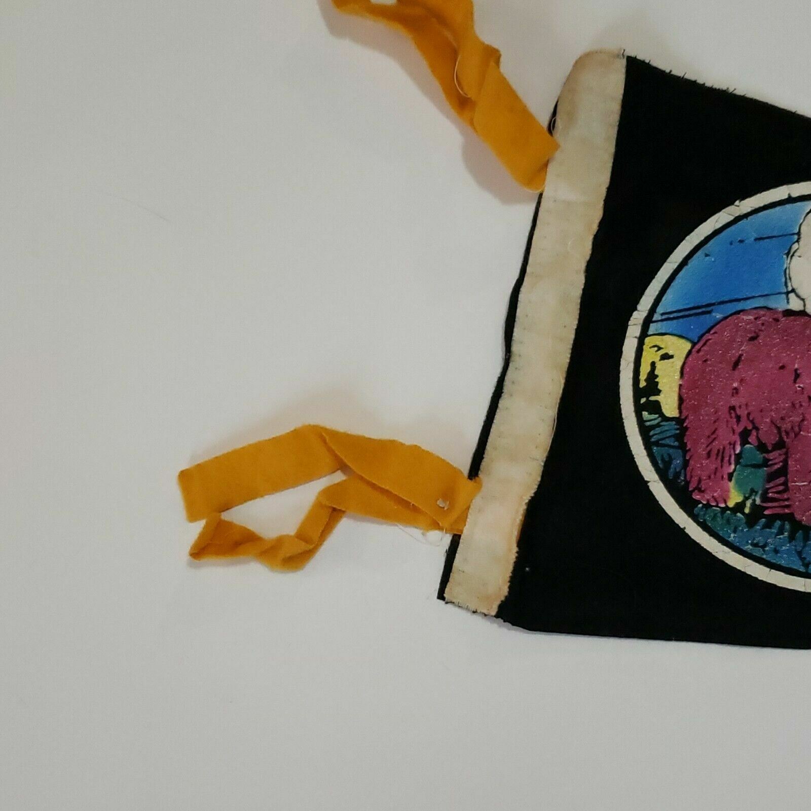 Vintage black felt Yellowstone National Park Bear travel souvenir banner pennant