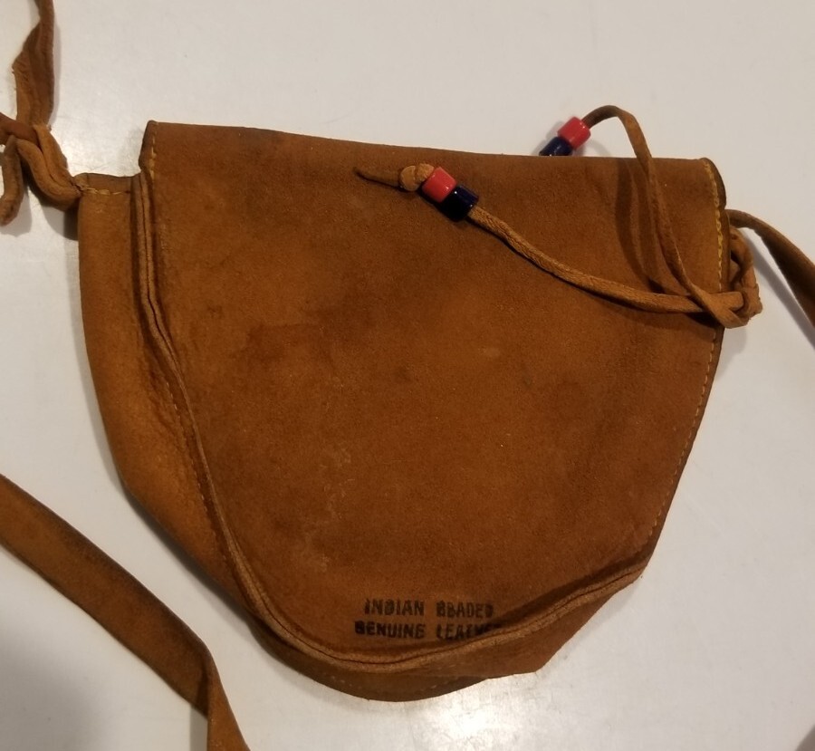 Vintage Yellowstone Park Souvenir Indian Beaded Genuine Leather Purse Pouch