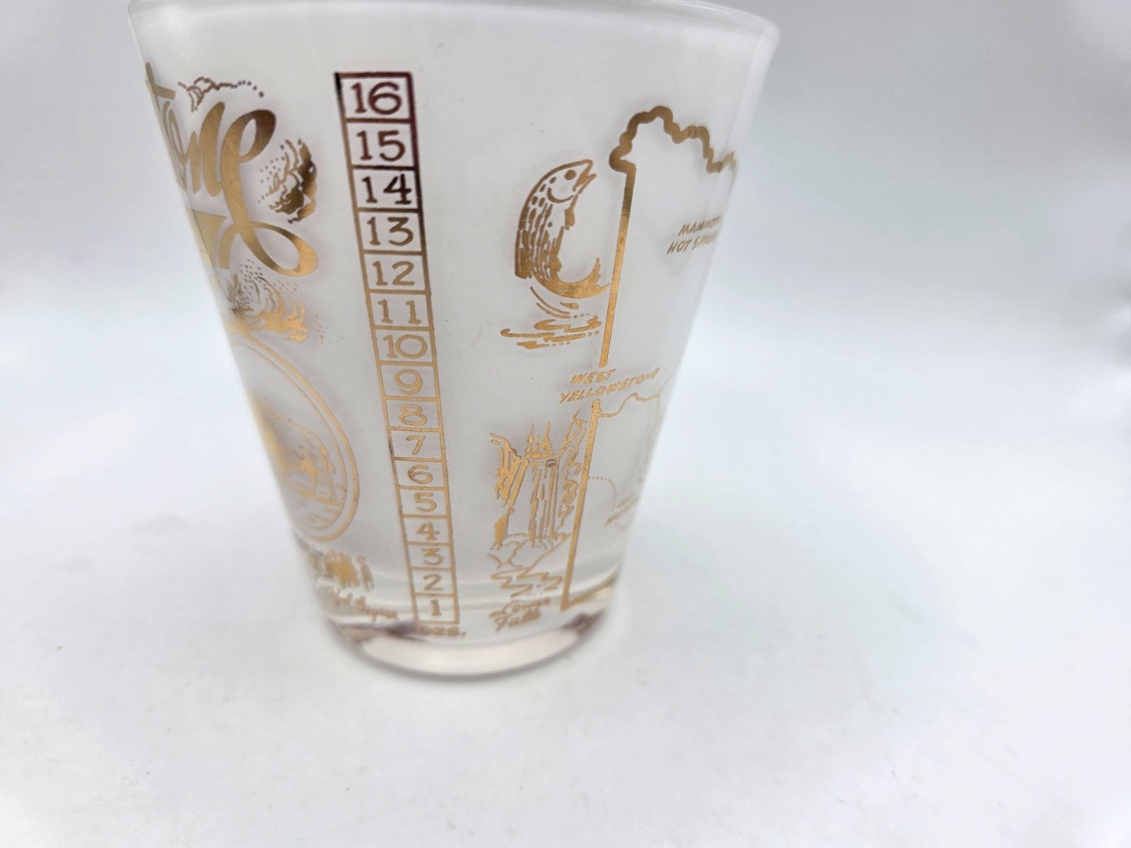 Vtg. Yellowstone Park Souvenir Drinking Glass, 4.25″