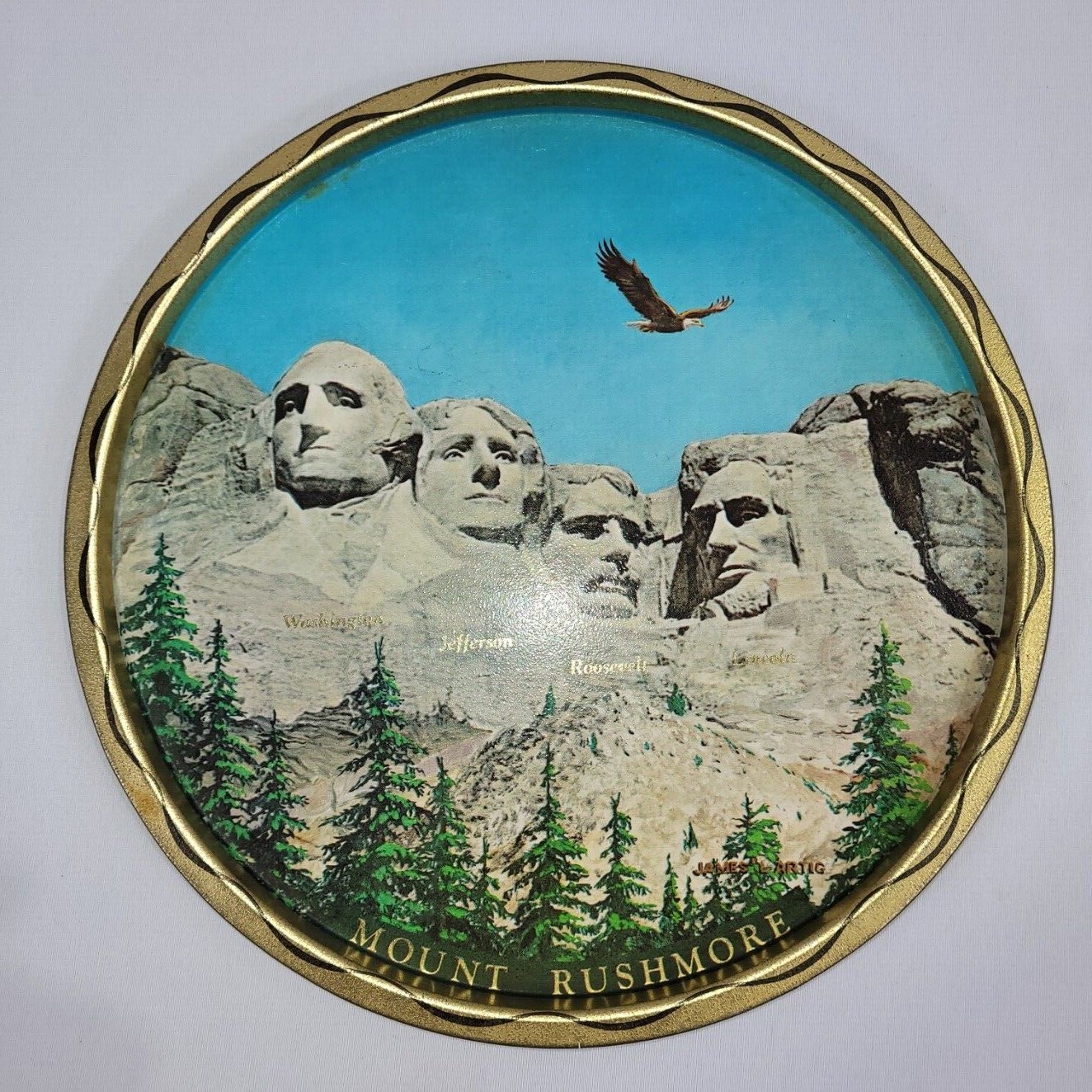 Mount Rushmore 11″ Tray Presidents Vintage 1976 Tin Metal Gold Round Washington