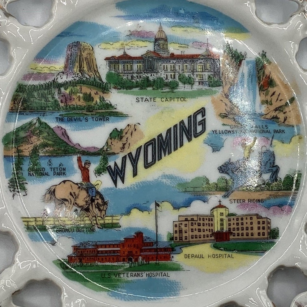 Vintage WYOMING Landmarks Collectible Souvenir Travel Memorabilia Plate Decor