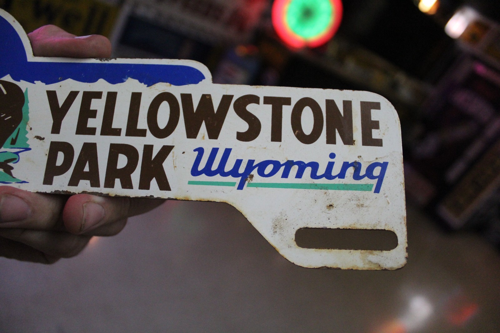 RARE 1950s YELLOWSTONE PARK WYOMING PAINTED METAL TOPPER SIGN SMOKEY US FOREST
