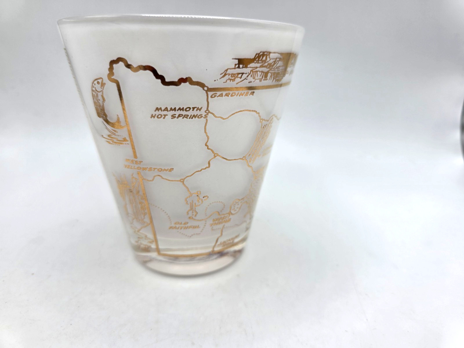 Vtg. Yellowstone Park Souvenir Drinking Glass, 4.25″