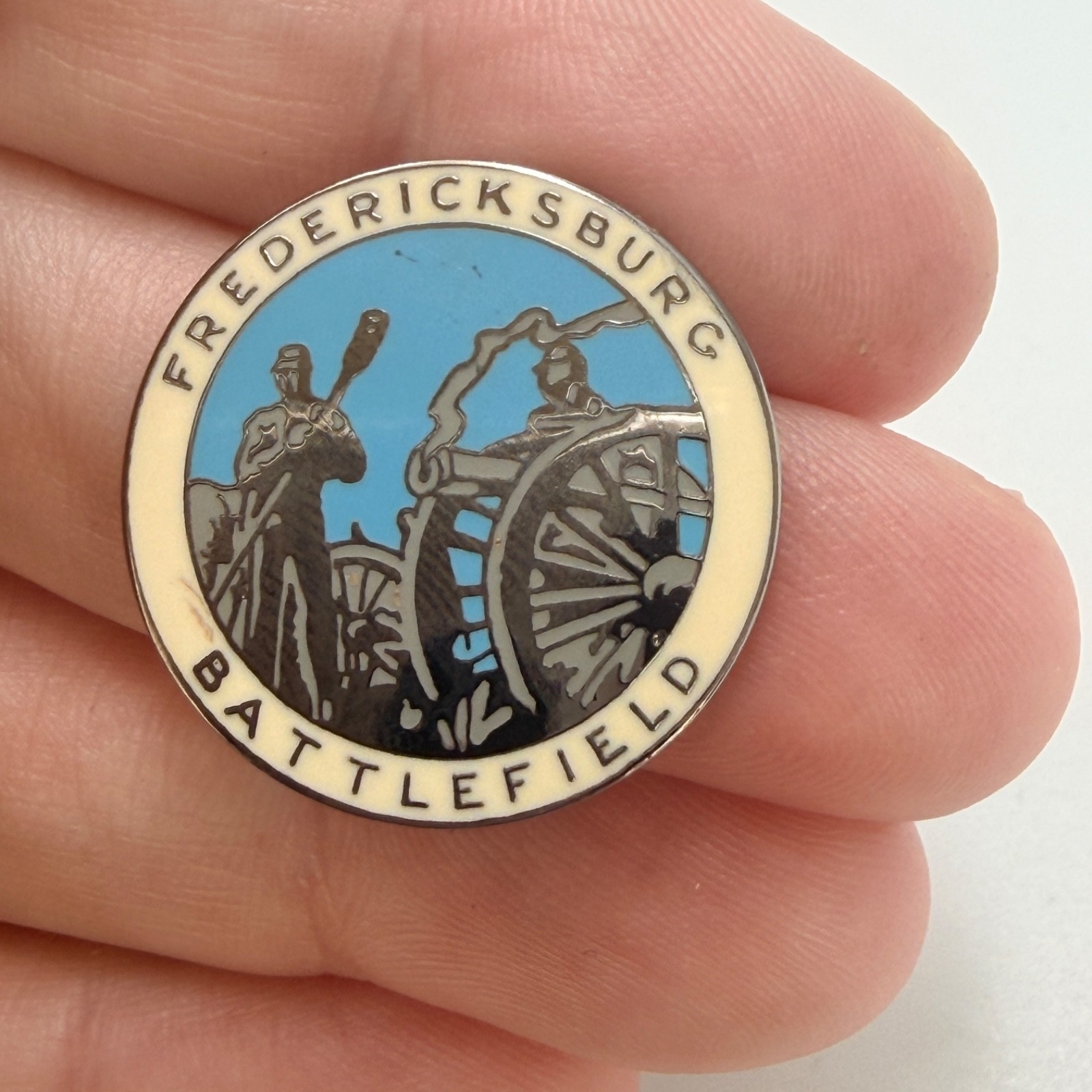 Fredericksburg Battlefield Lapel Pin Civil War Cannon Virginia Historic Vintage