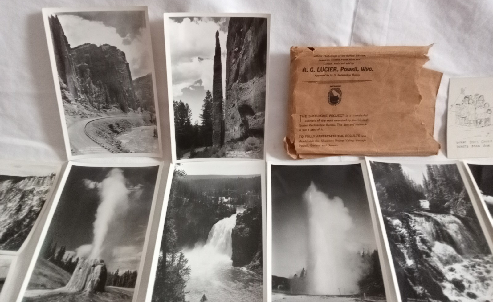 Lot of 30 Vintage Souvenir Yellowstone Park Black and White Photos 4″x6″ w/ extr
