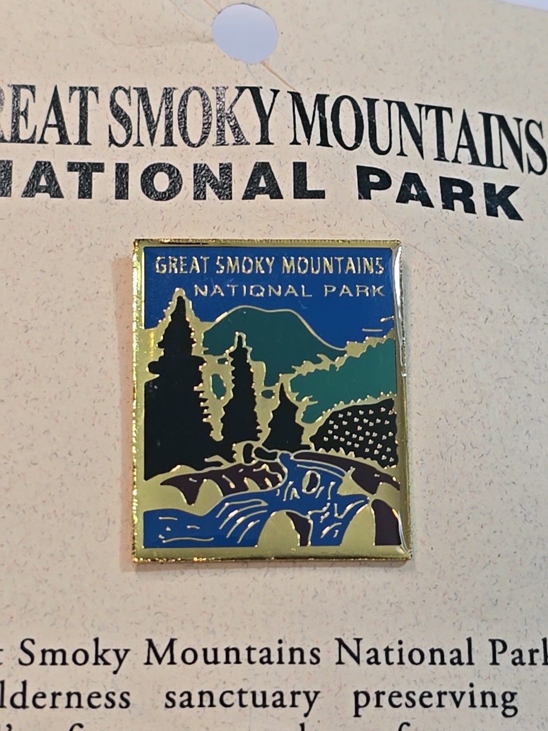 Great Smoky Mountains National Park Travel Souvenir Pin North Carolina/Tennessee