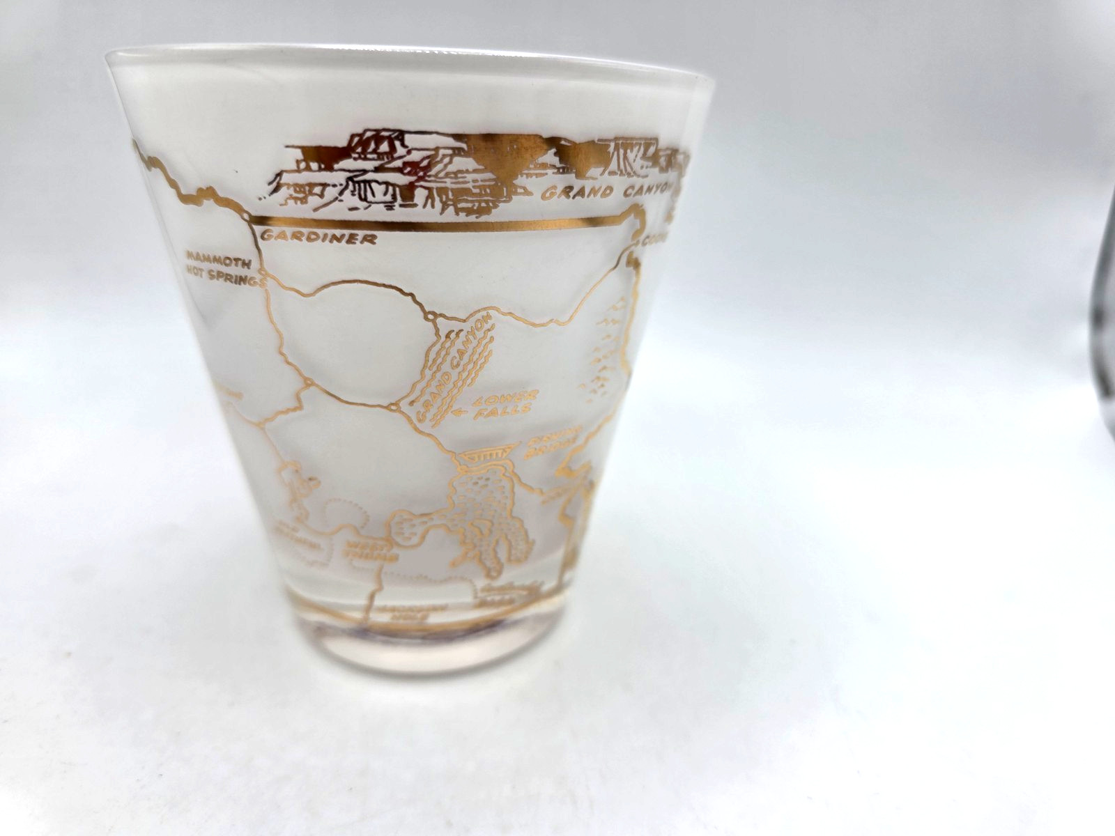 Vtg. Yellowstone Park Souvenir Drinking Glass, 4.25″