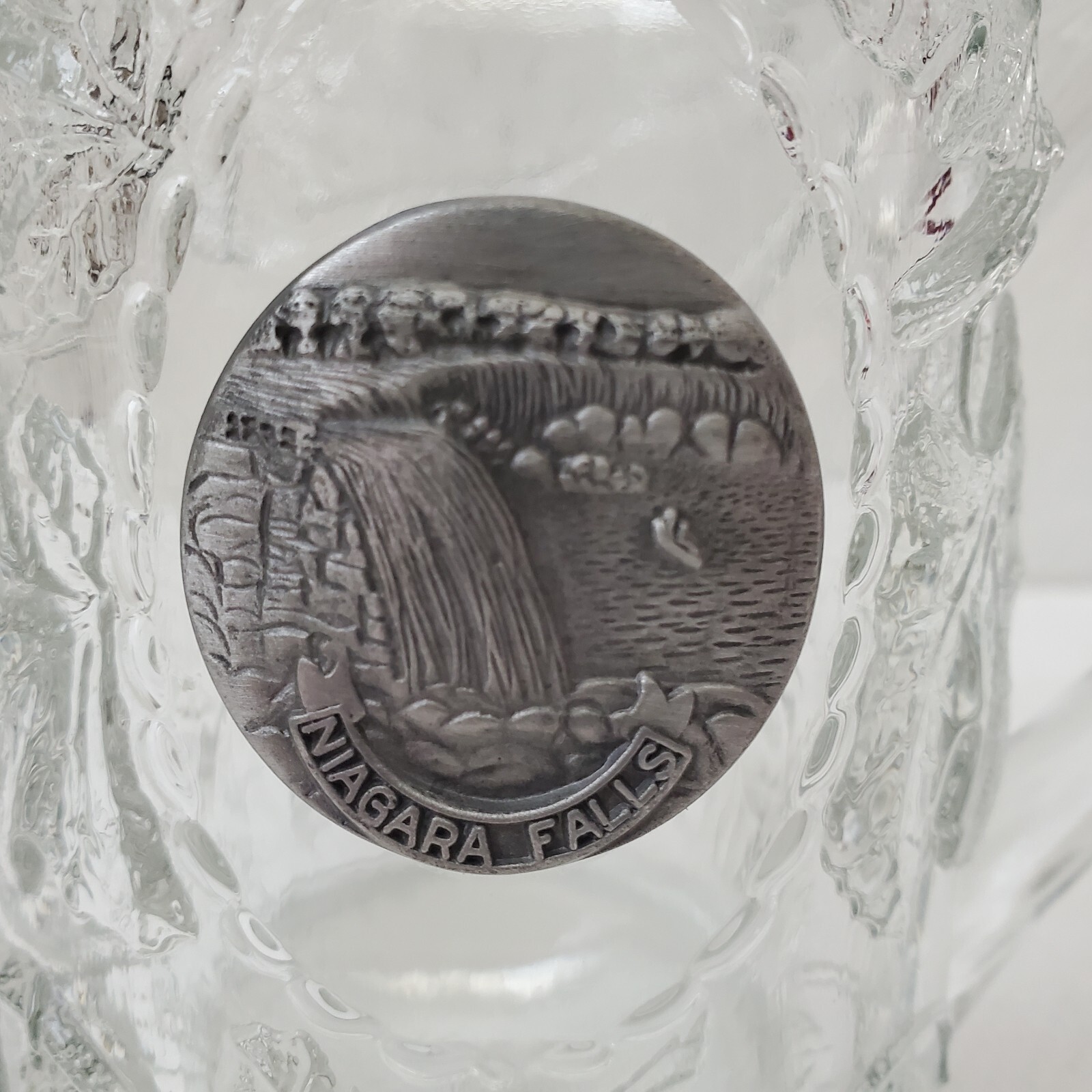 Vintage Niagara Falls 3D Pewter Medallion 5.25″ Clear Glass Souvenir Beer Mug