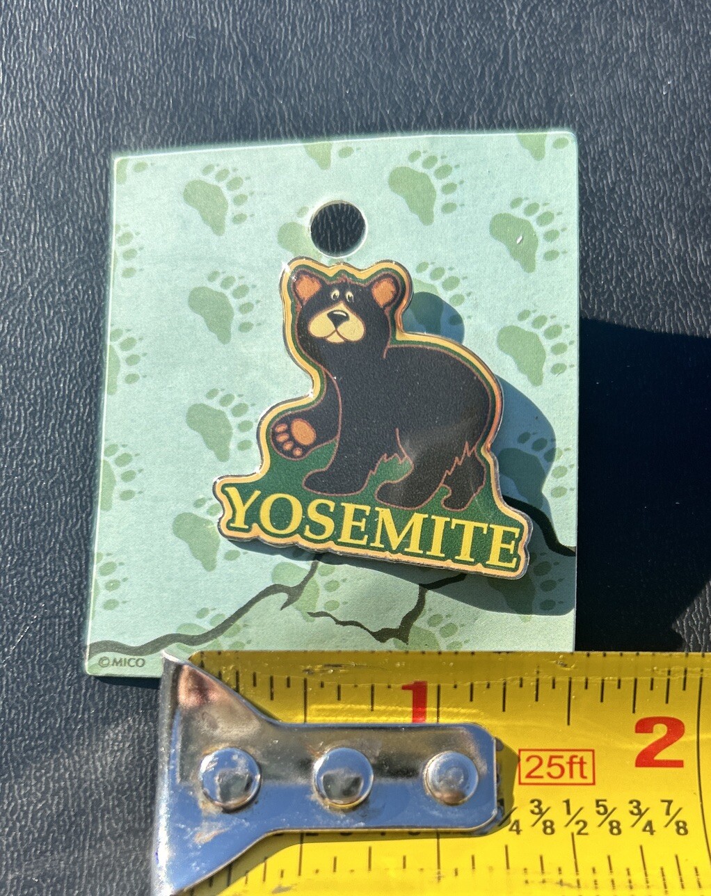 Yosemite Bear Tourist Travel Souvenir Pin – California Black Bear 1 inch NEW