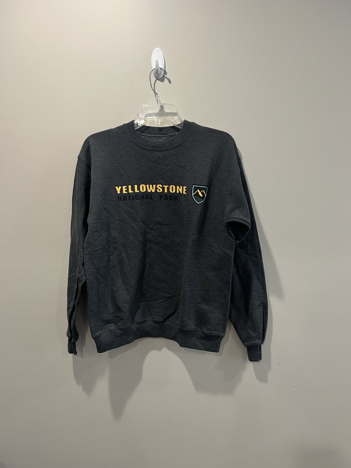 Yellowstone National Park Crew Neck Sweatshirt size Small Xanterra Official Park