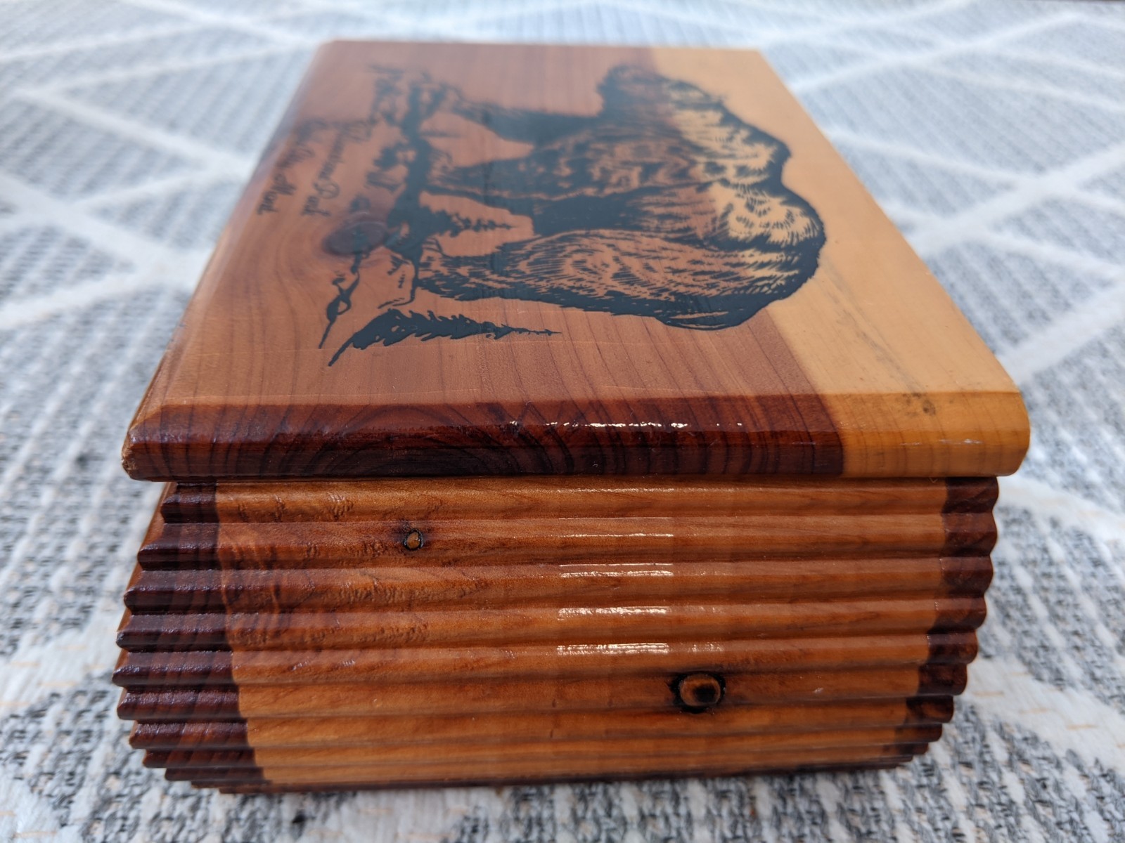 Vtg Bear Yellowstone Nat’l Park Cedar Chest Souvenir Trinket Box Cooke City MT