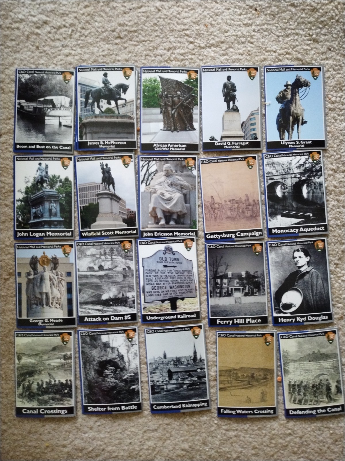 21 collector cards of US national parks and national monuments