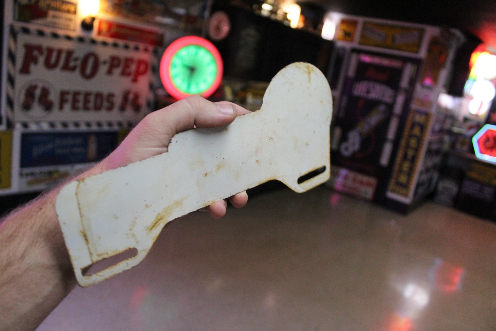 RARE 1950s YELLOWSTONE PARK WYOMING PAINTED METAL TOPPER SIGN SMOKEY US FOREST