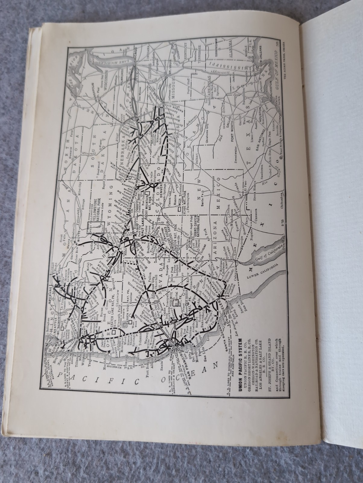 1925 Yellowstone National Park Union Pacific Overland Route 40 Page Booklet Maps