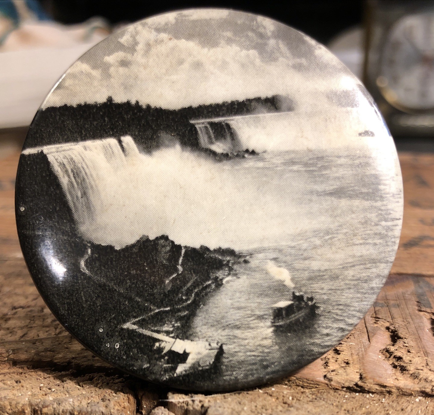 ANTIQUE 1900’s VINTAGE MAID OF THE MIST NIAGARA FALLS PHOTOGRAPH PINBACK BUTTON