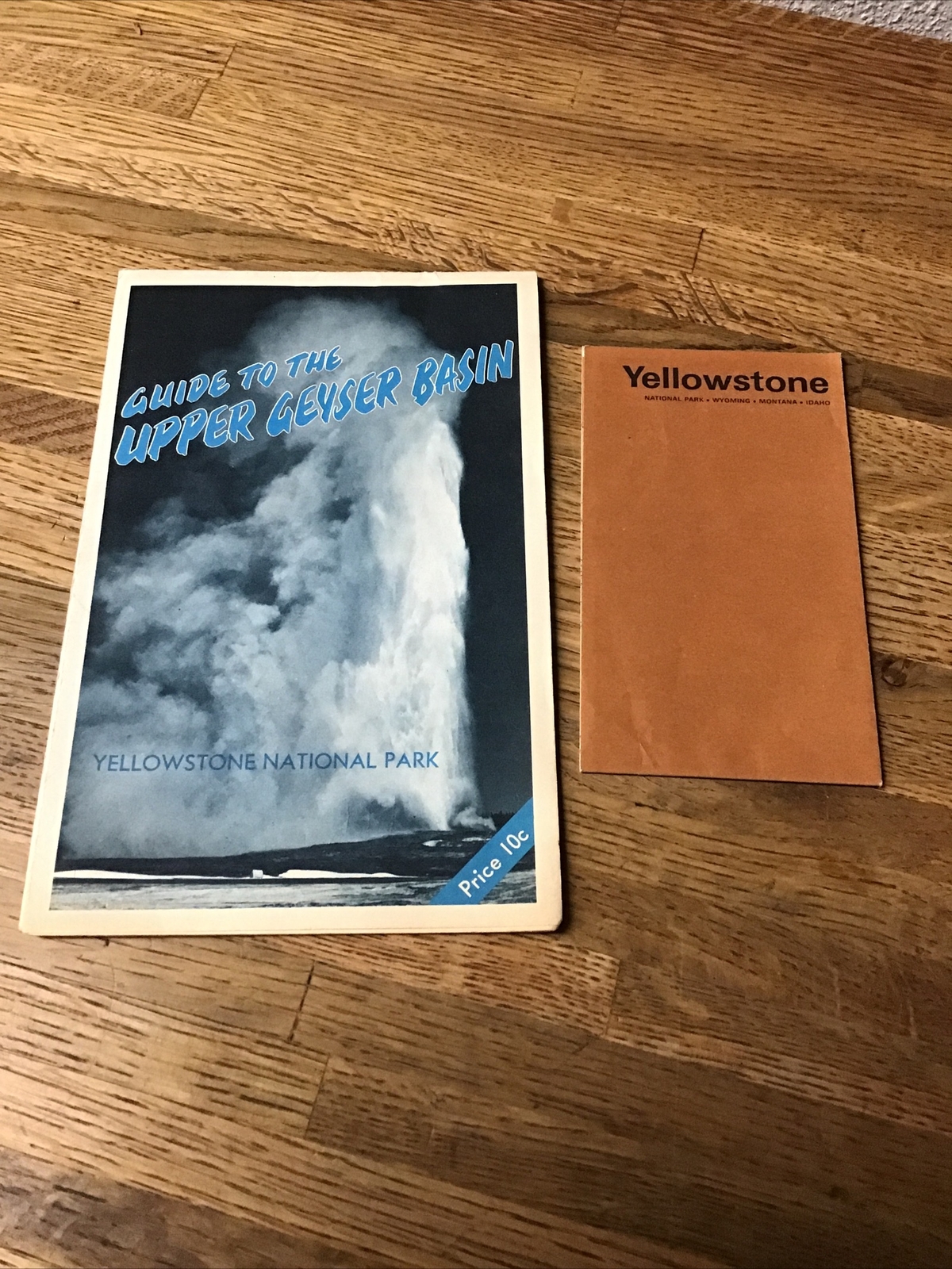 Yellowstone National Park Guide to the Upper Geyser Basin Map and Guide 50/60s