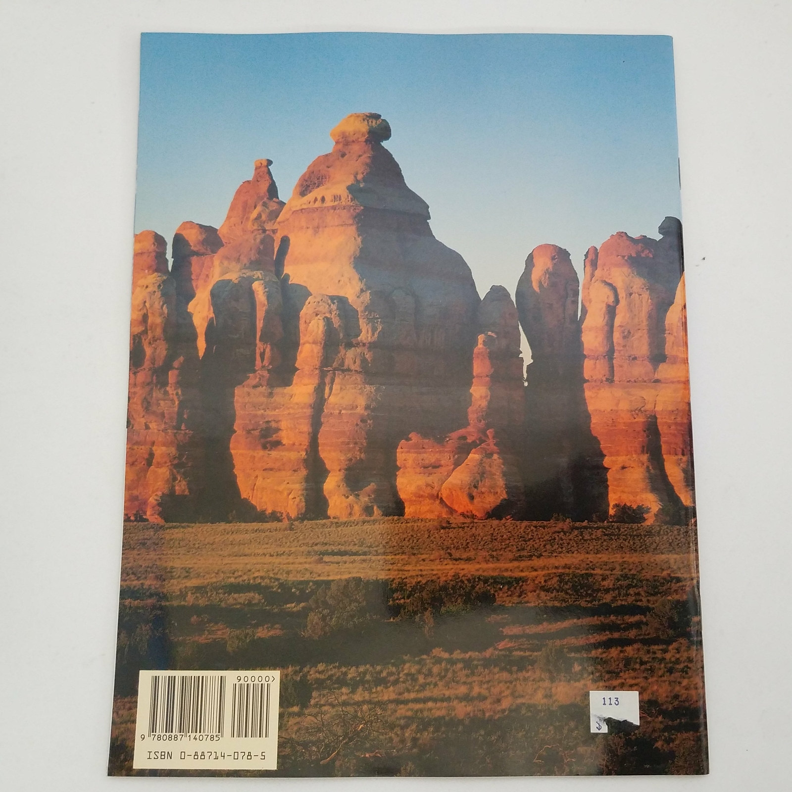 In Pictures – Arches & Canyonlands : The Continuing Story 0887140785