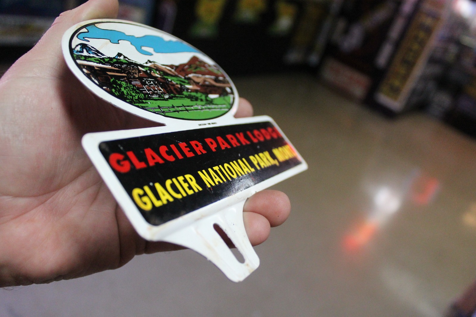 RARE 1950s GLACIER NATIONAL PARK LODGE MONTANA STAMPED PAINTED METAL TOPPER SIGN