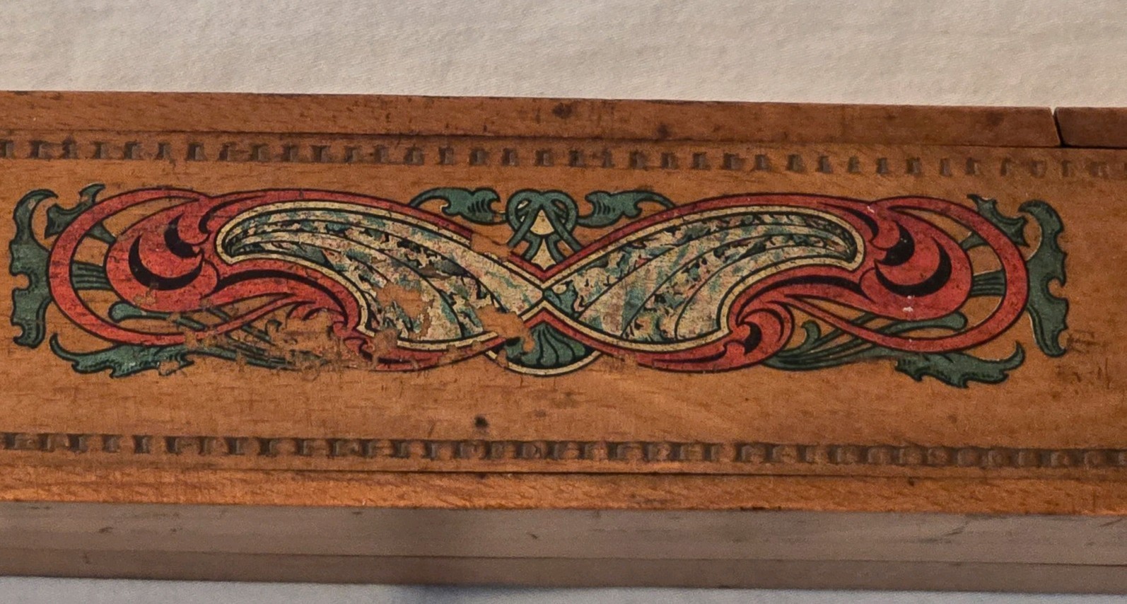 RARE 3 LAYER VICTORIAN ARTIST PUZZLE STORAGE PENCIL BOX GOLD & RED SCROLL