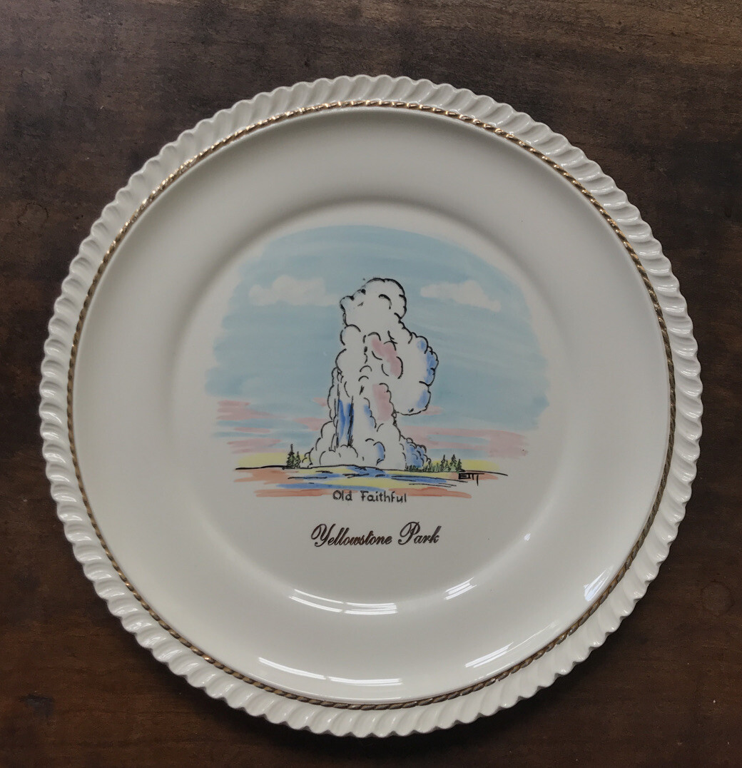 VINTAGE B&B YELLOWSTONE NATIONAL PARK OLD FAITHFUL SOUVENIR CHINA PLATE 10 1/14″