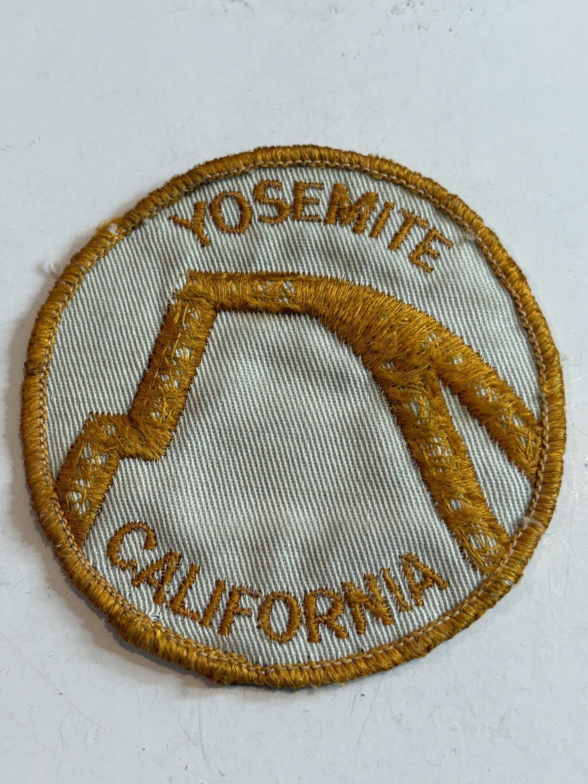 RARE🇺🇸1960s VINTAGE”YOSEMITE”NATIONAL PARK Ca.Embroidered HIKERS PATCH 👀LQQK