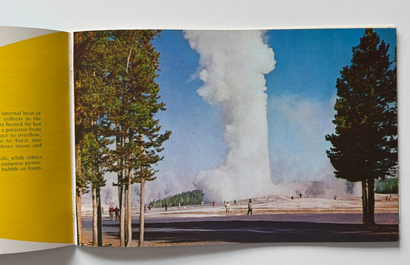 Vintage ca 1950s Yellowstone National Park Souvenir Booklet color illustrated