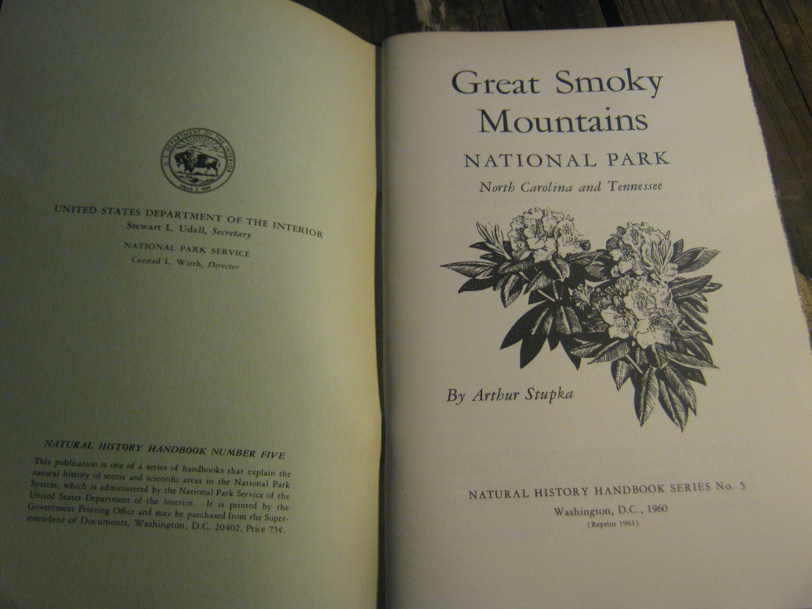 1961 Great Smokey Mountains National Park North Carolina Tennessee handbook Map