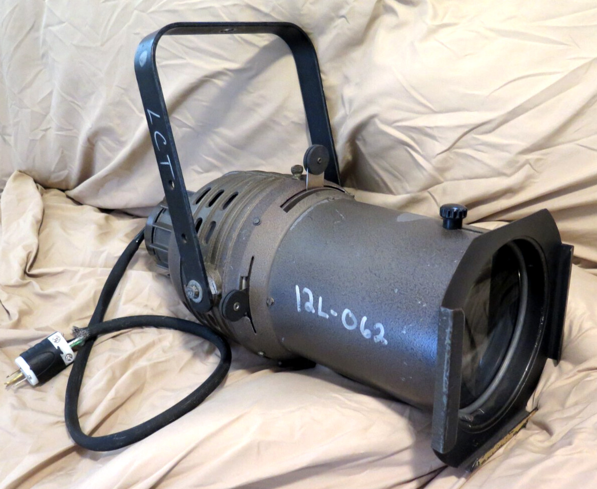 WOLF TRAP NATIONAL PARK FILENE CENTER VA vintage theater lamp SCARCE HISTORICAL