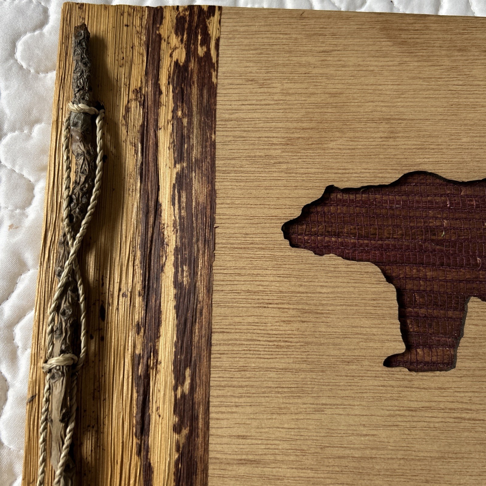 Yellowstone Souvenir Photo Album Rustic Wood Bark Bear 10 Pages 40 Pics NEW