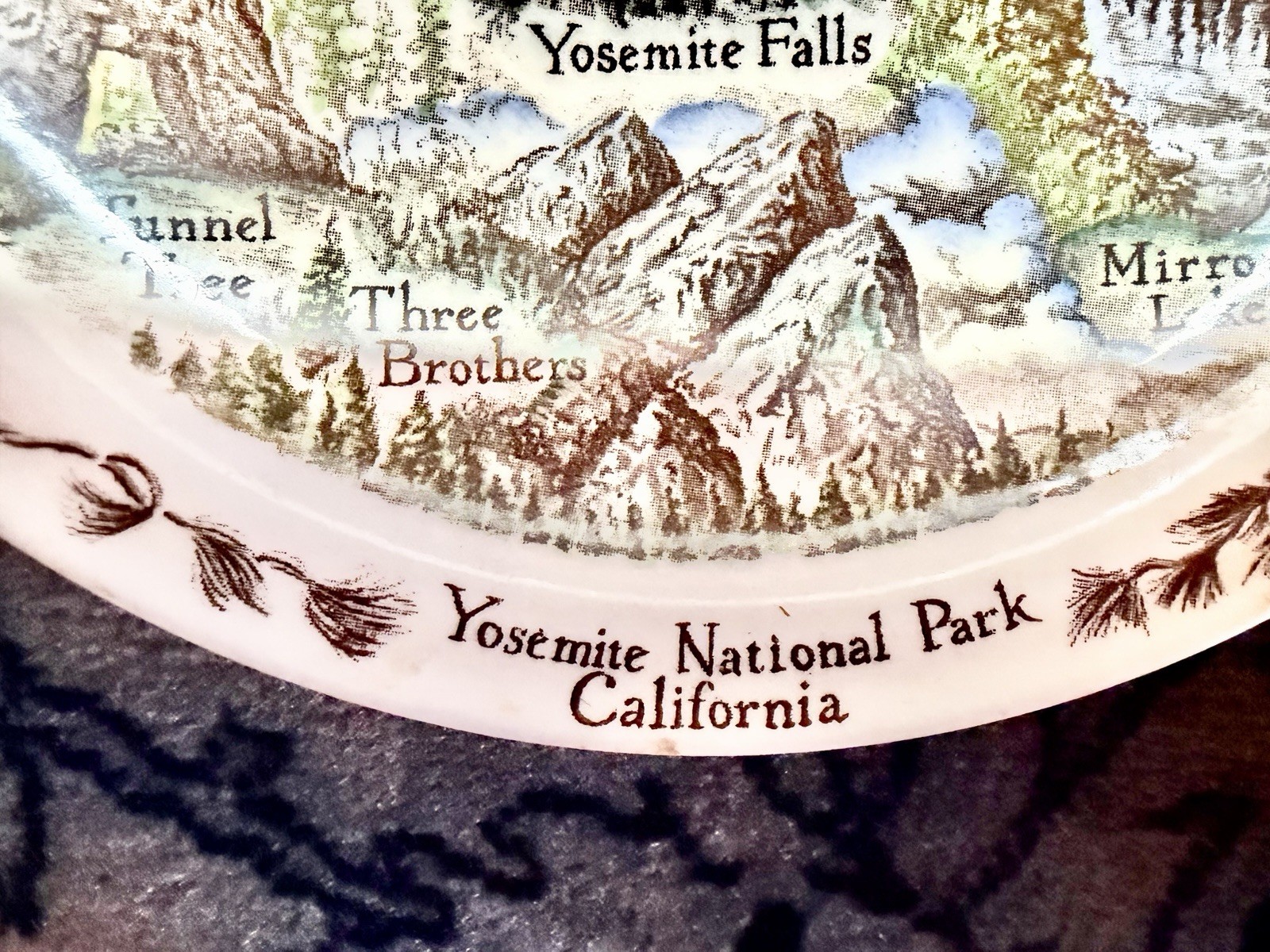 Vernon Kilns Yosemite National Park California Souvenir Decorative Plate