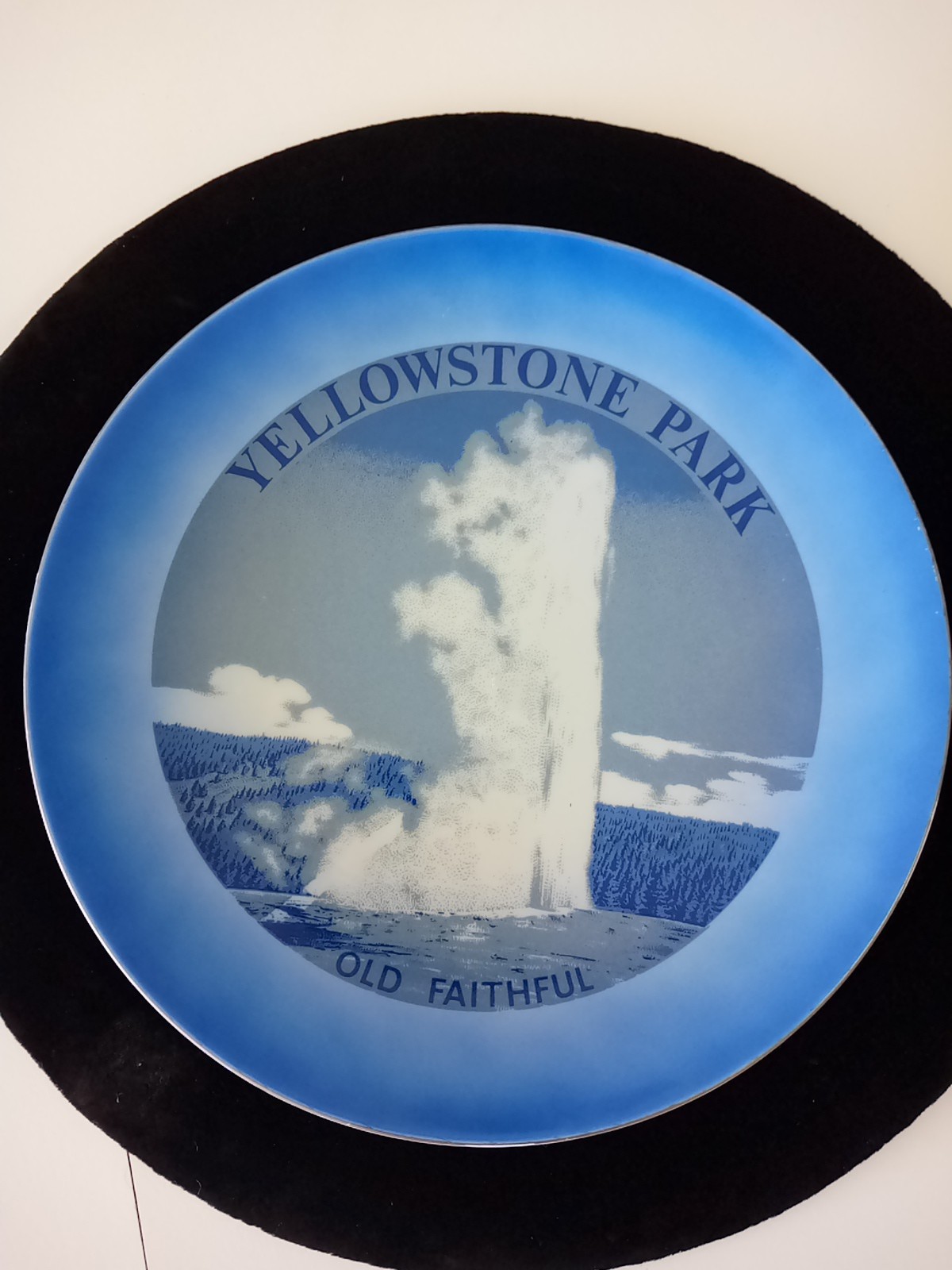 Vintage Yellowstone National Park Old Faithful Blue Plate Souvenir Japan 8.5