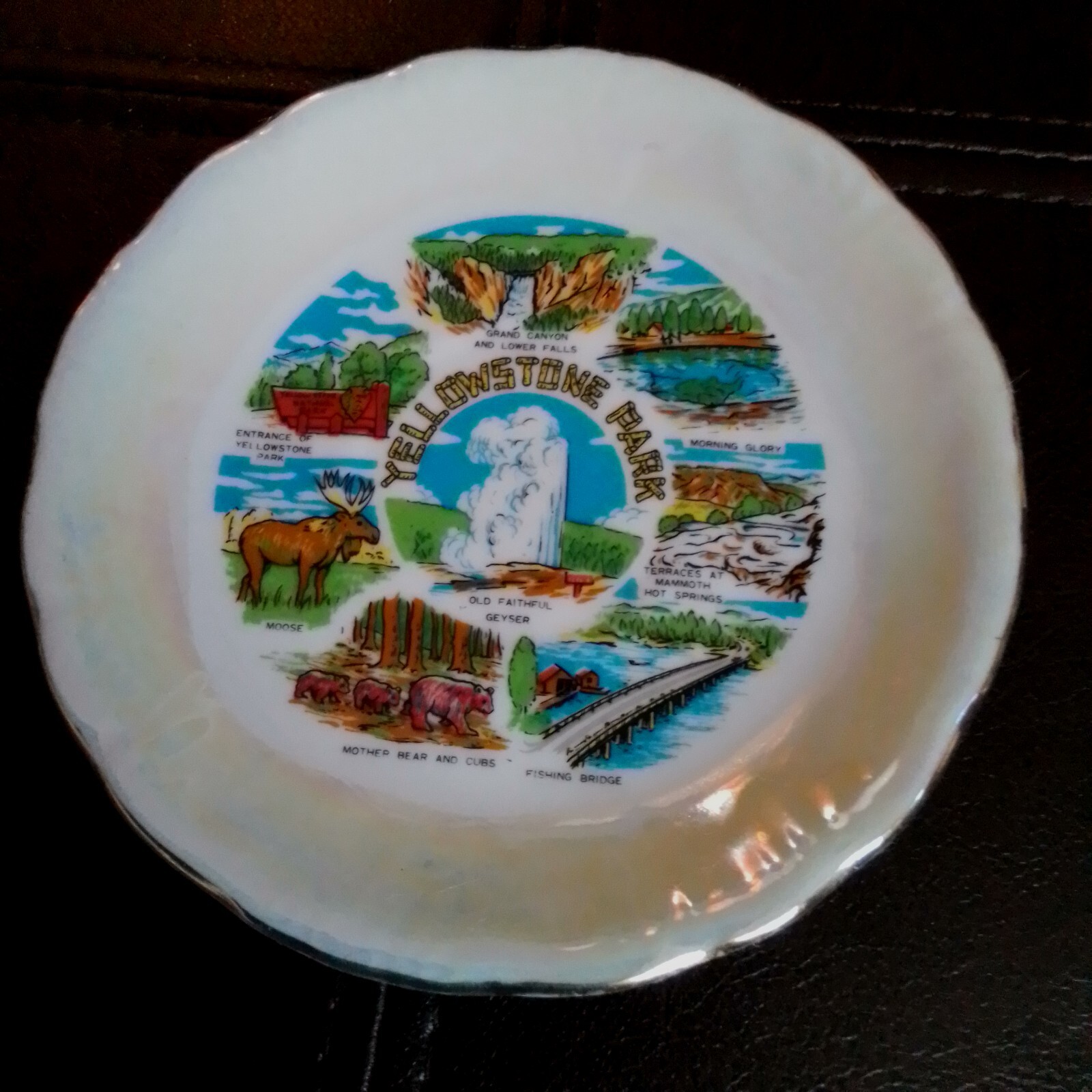 Yellowstone Park Souvenir Plate 4.5″ Old Faithful Geyser Opalescent