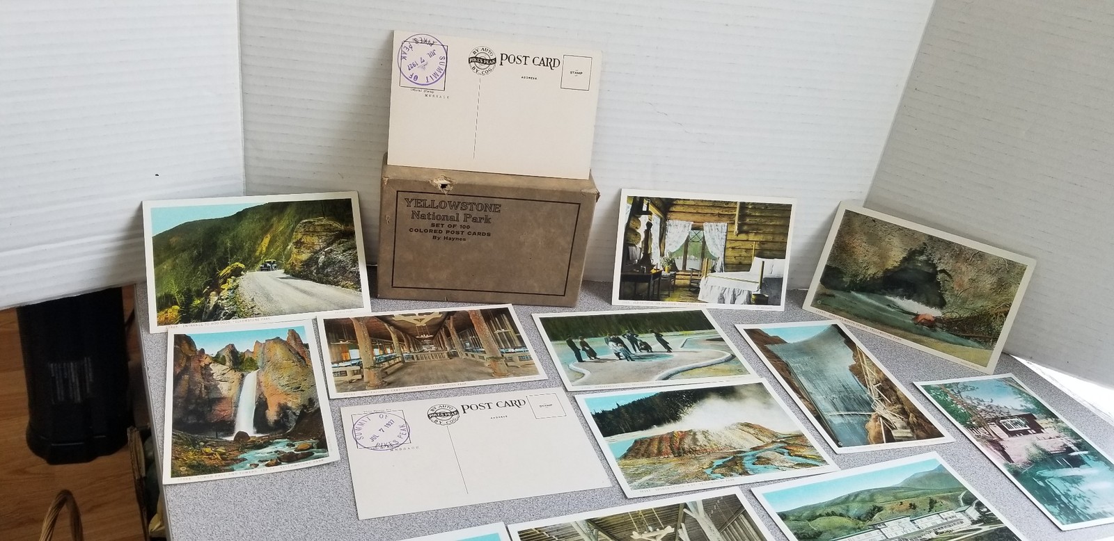 1927 Yellowstone National Park 88 Colored Post Cards In Souvenir Box UP3