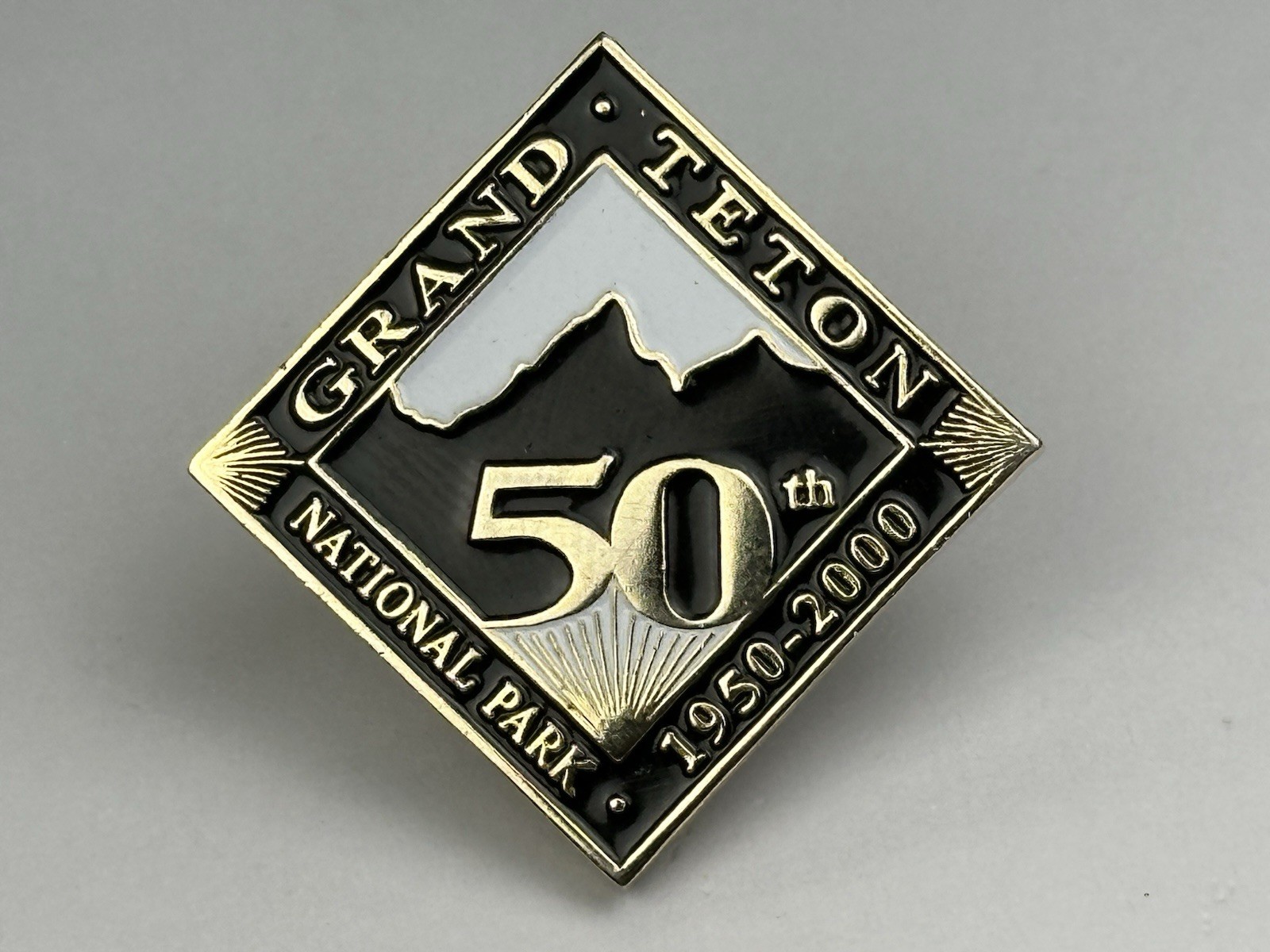 Grand Teton Wyoming & North Cascades Washington National Parks Pins Lot of 2