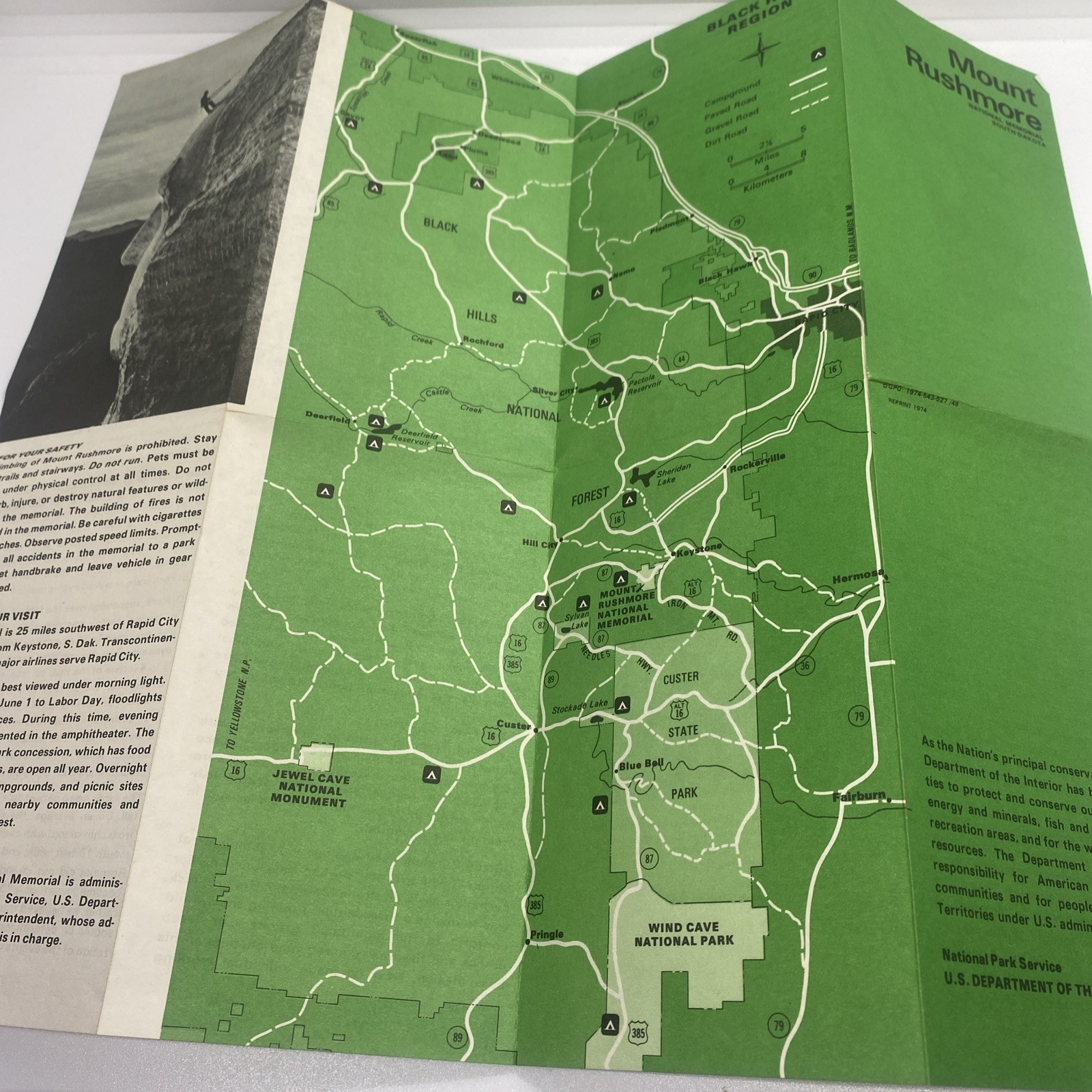 Vintage 1973 Small Mount Rushmore National Memorial South Dakota brochure NICE