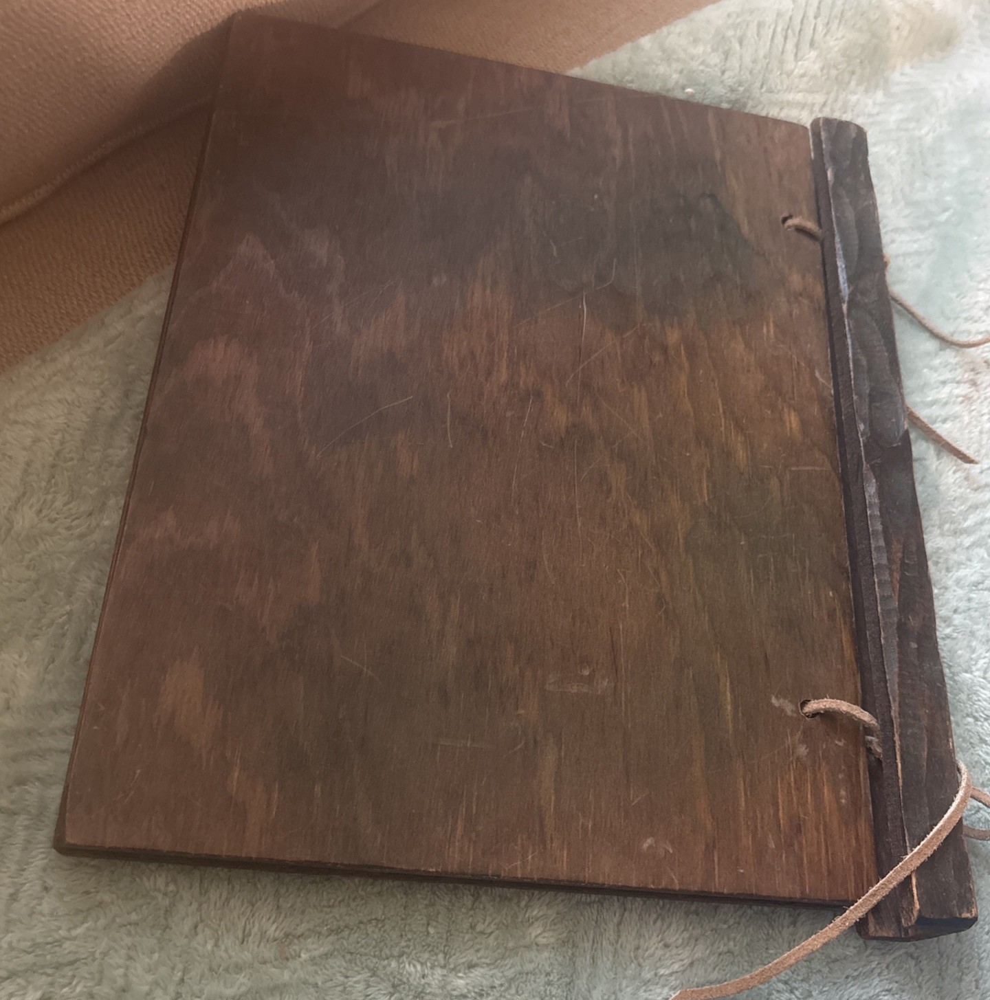 Vtg Carved Wood Scrapbook – Yellowstone National Park Leather Ties Rustic Cabin