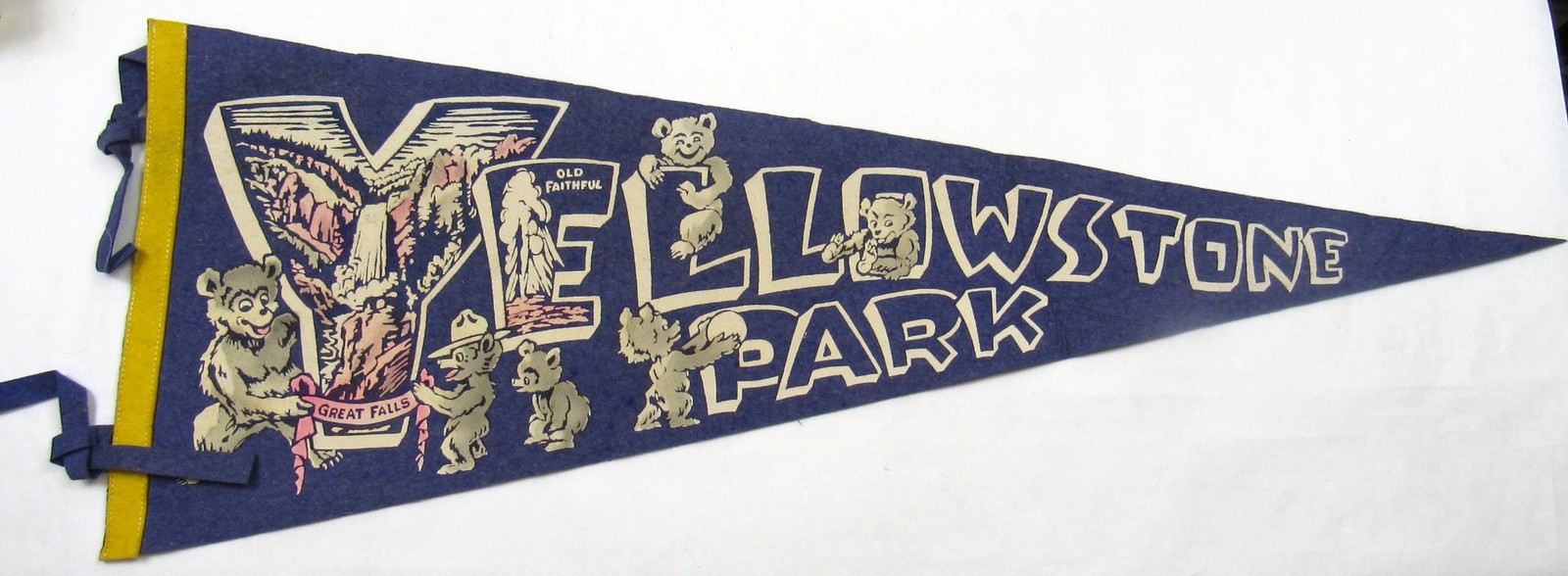c1950 Yellowstone Park Felt Pennant Visitor Bears Great Falls Old Faithful NPS