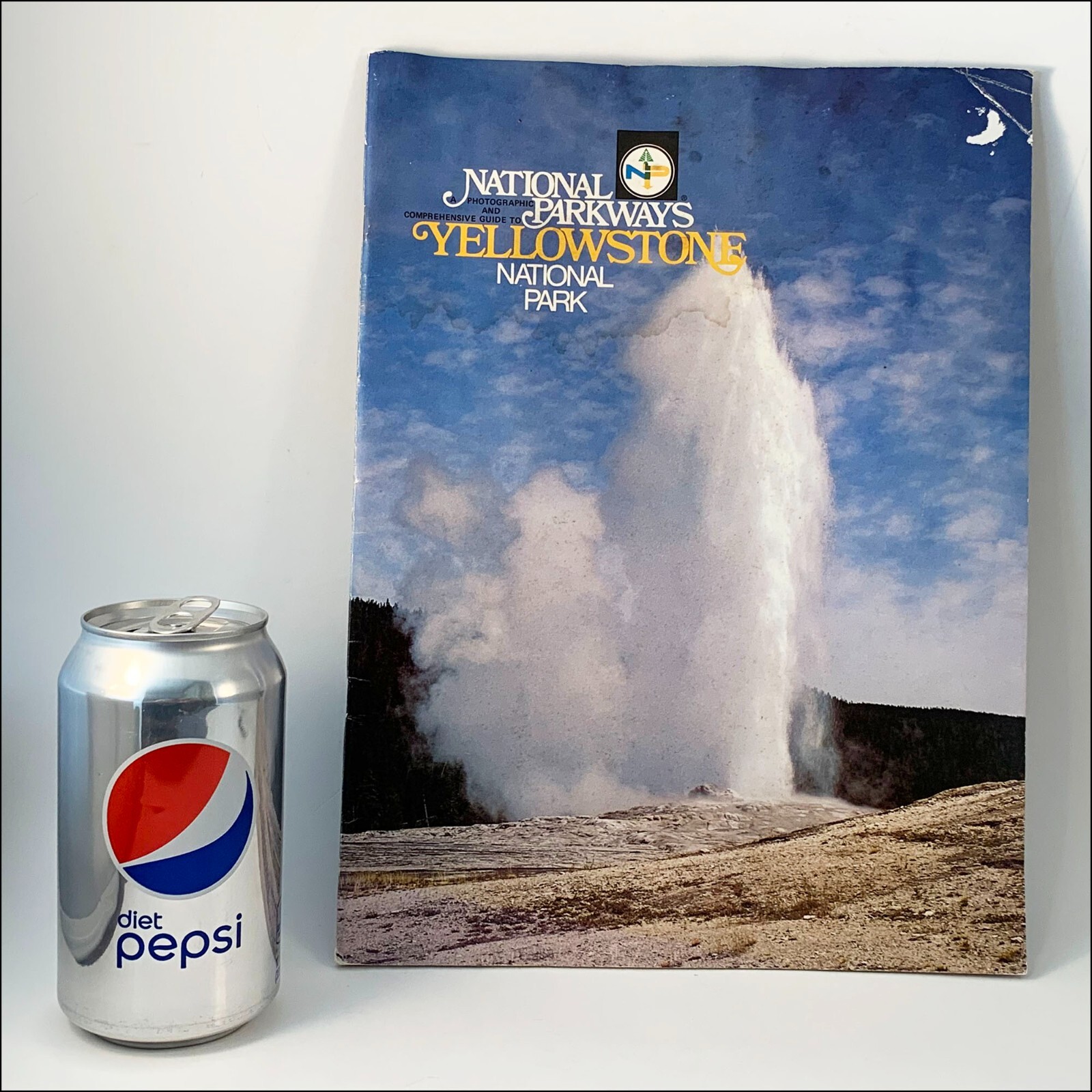Yellowstone National Park 1975 National Parkways Guide AS IS