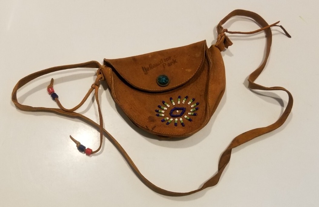 Vintage Yellowstone Park Souvenir Indian Beaded Genuine Leather Purse Pouch