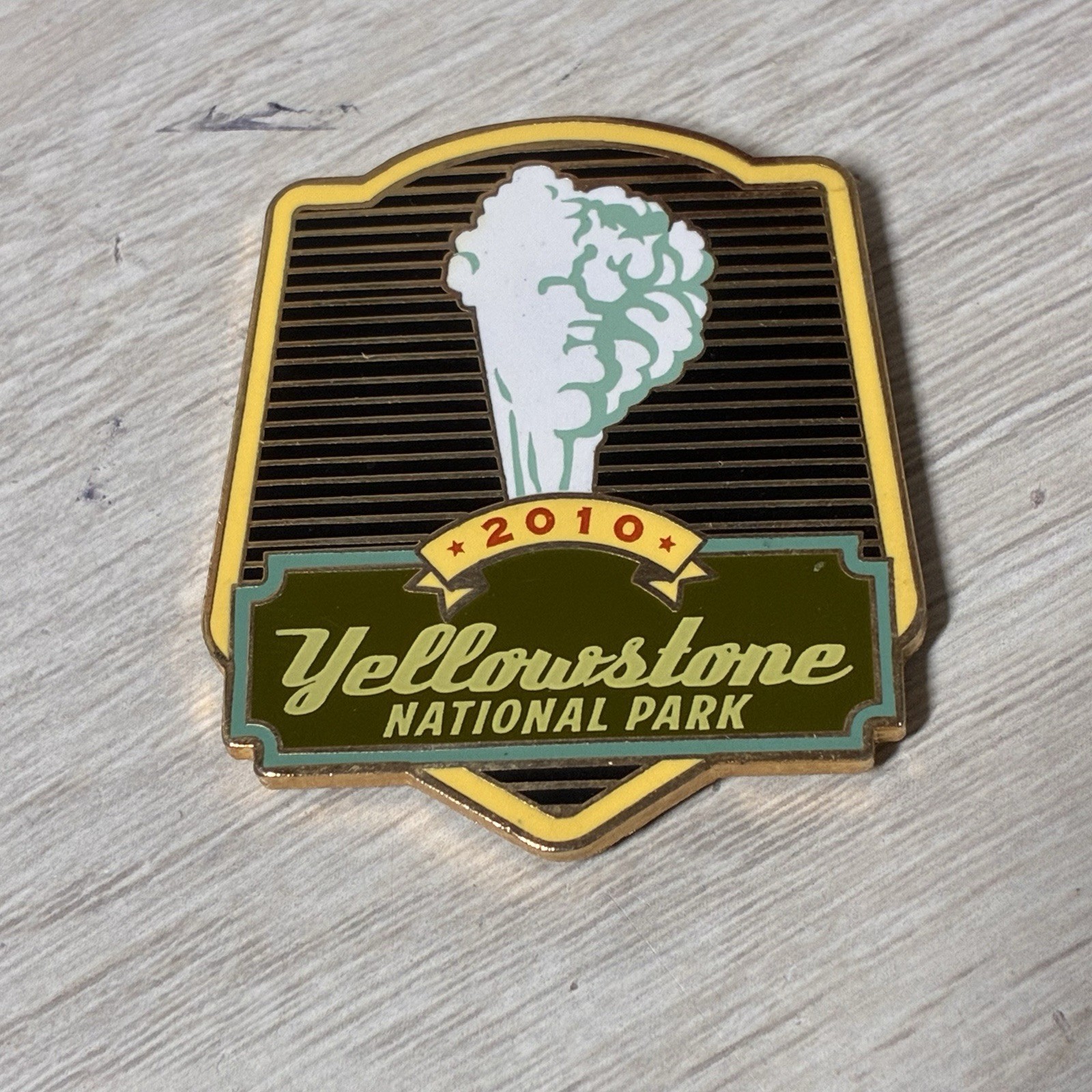 Yellowstone National Park 2010 Old Faithful Souvenir Fridge Magnet Travel Decor