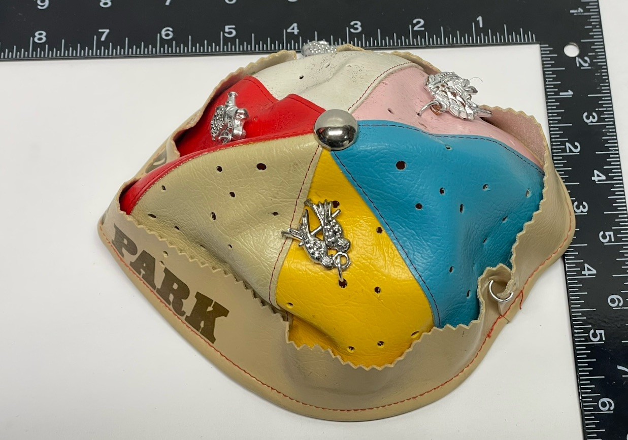 Vtg Yellowstone National Park Beanie Hat w/Animal Charms Kids Round Cap RARE!