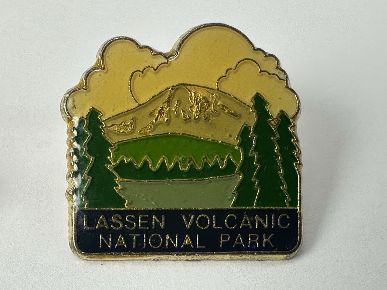 Olympic National Park Washington & Lassen Volcanic National Park Pins Lot of 2