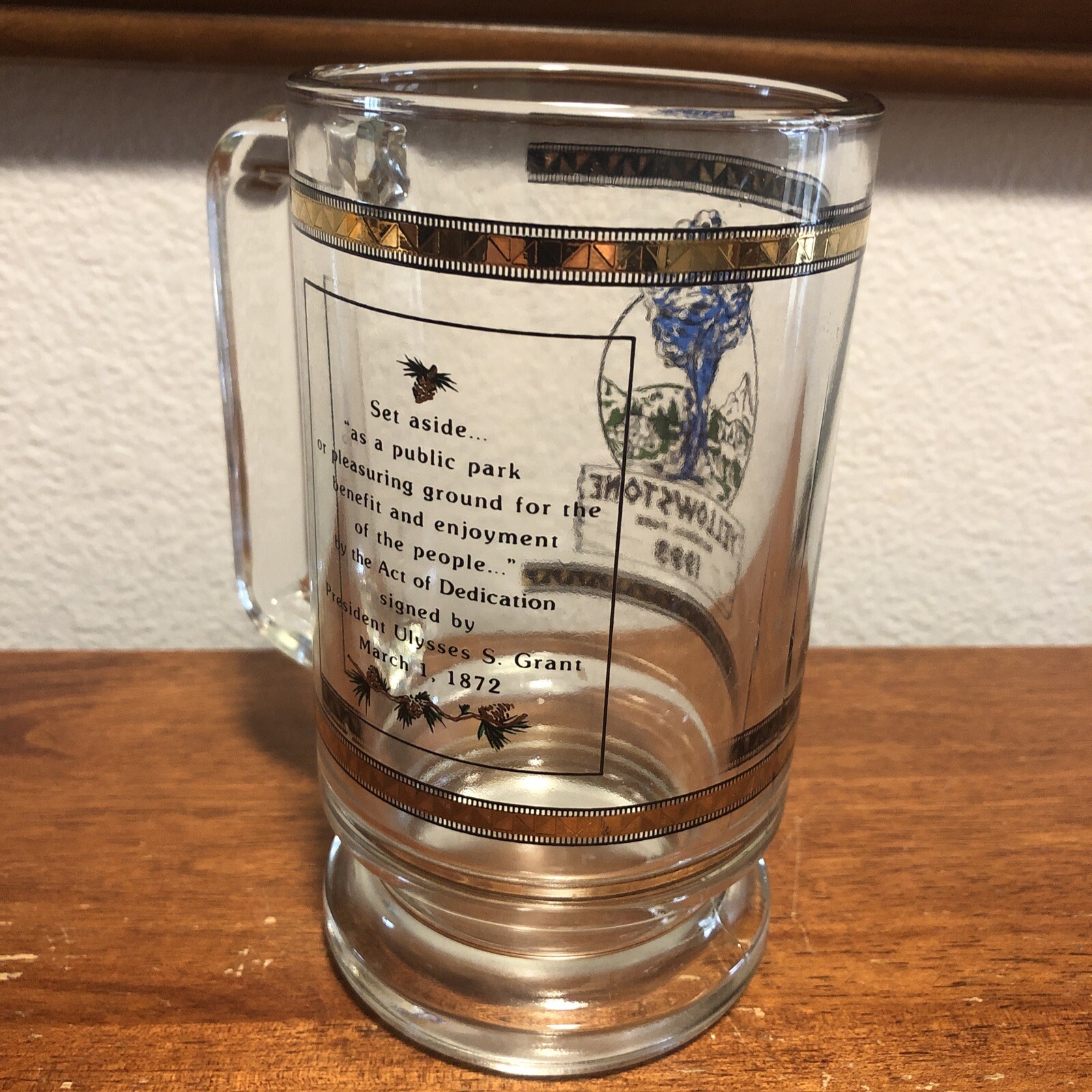 Vintage Yellowstone National Park Glass Beer Mug Stein 1993 Gold Beautiful Rare