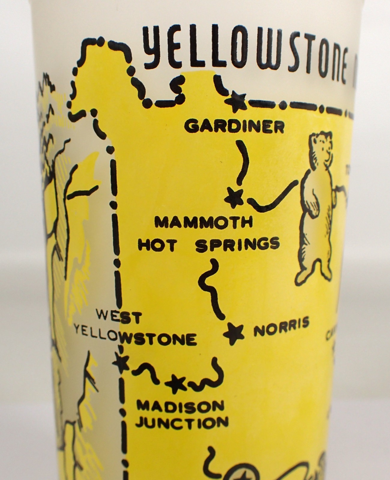 MINT Vtg Hazel Atlas Yellowstone National Park Map OLD FAITHFUL Frosted 5″ Glass