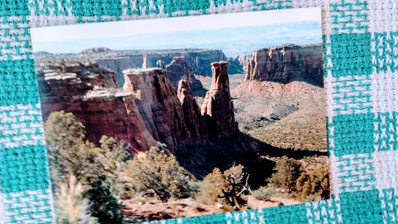 BEAUTIFUL POST CARD COLORADO NATIONAL MONUMENT COLORADO