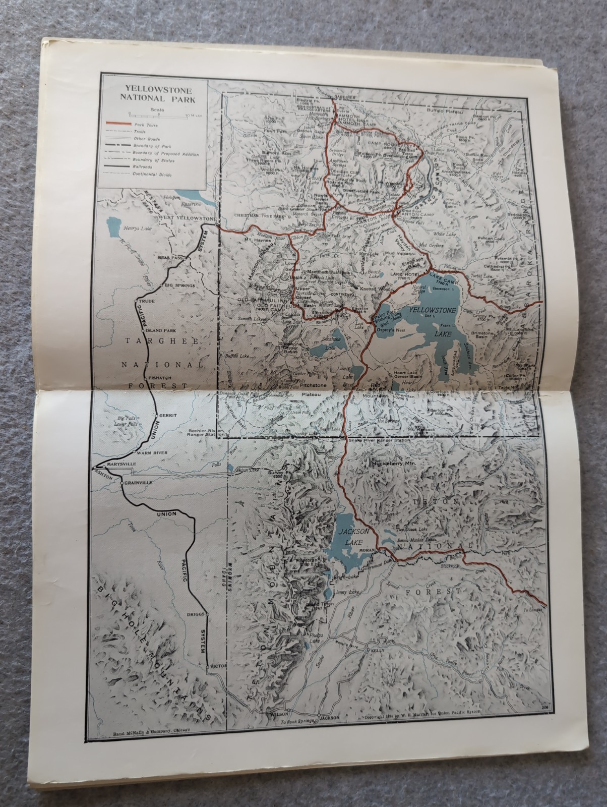 1925 Yellowstone National Park Union Pacific Overland Route 40 Page Booklet Maps