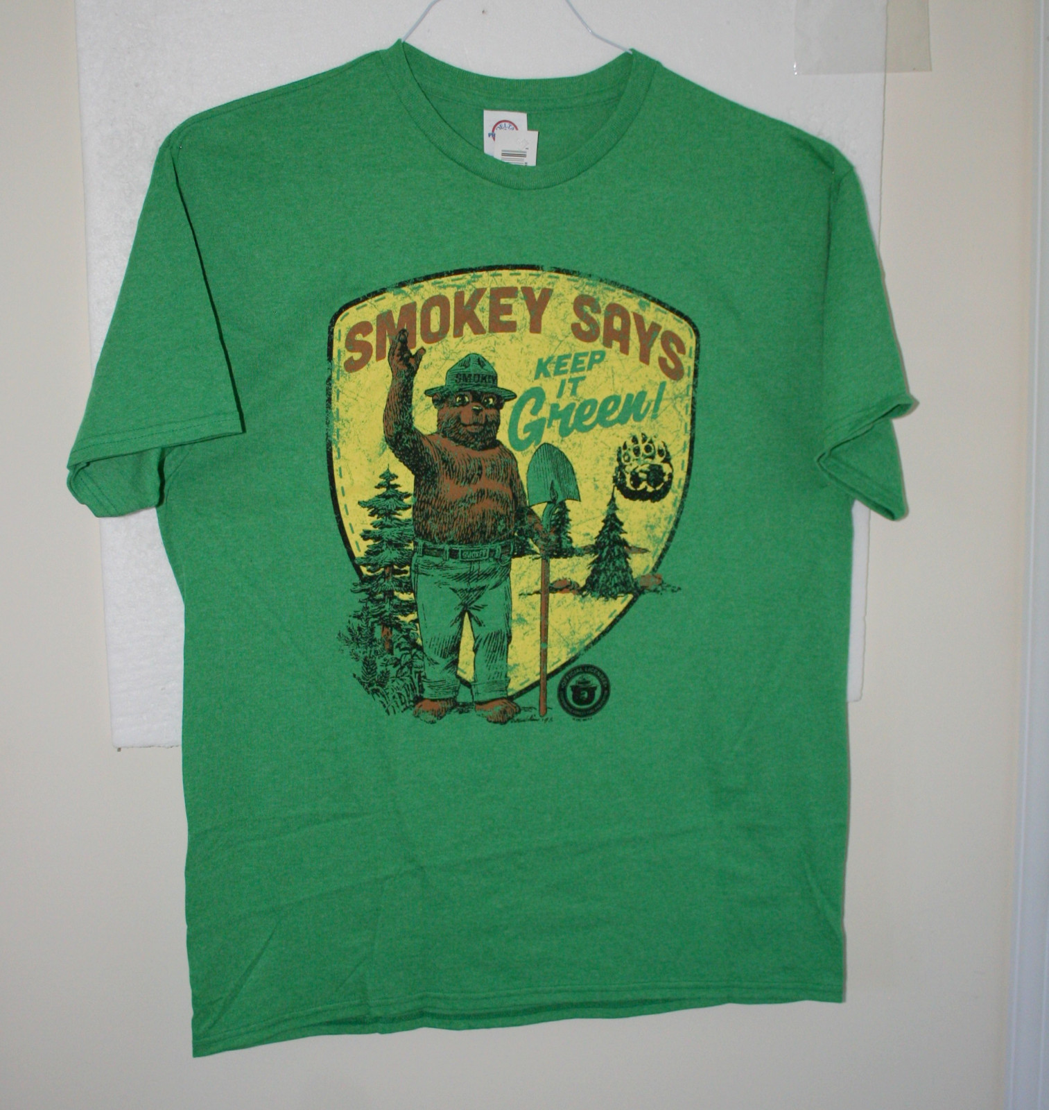 Vintage Looking Smokey The Bear Says Keep It Green T-Shirt New NOS Size Medium
